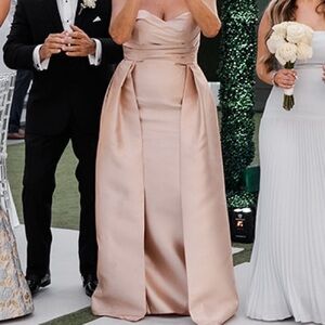 Donna Karan New York Women's Sweetheart-Neck Pleated Gold Gown